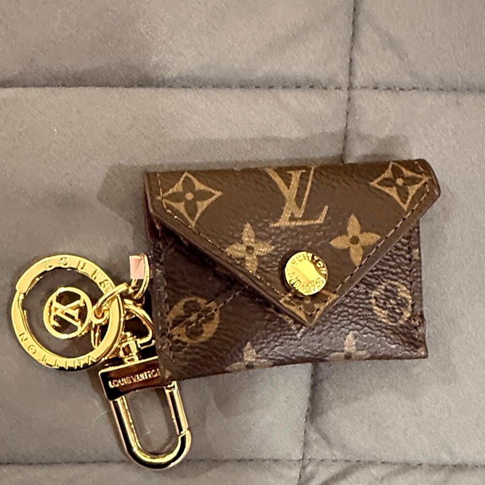 Source Unknown Brown Monogram Key Holder with Gol… - image 1